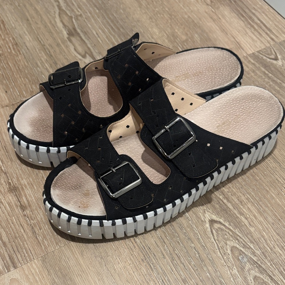 Isle Jacobsen Tulip Sandals